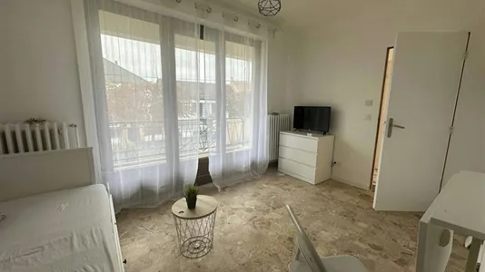 Apartments in Torcy - photo 3