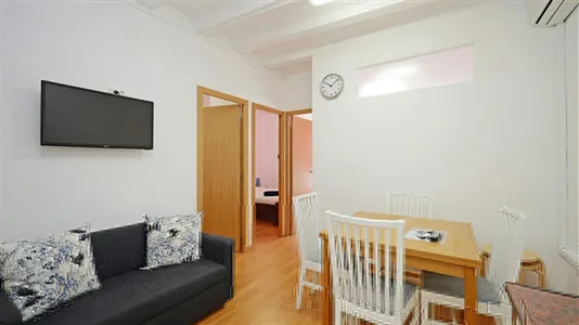 Rooms in Barcelona Ciutat Vella - photo 8