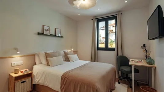 Rooms in Barcelona Gràcia - photo 1