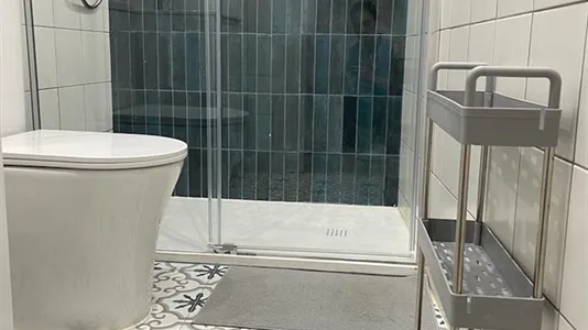 Rooms in Barcelona Ciutat Vella - photo 8