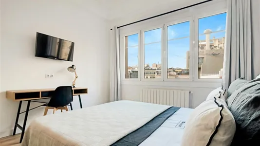 Rooms in Barcelona Eixample - photo 4