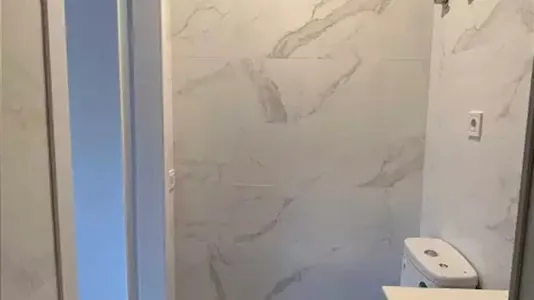 Rooms in Barcelona Eixample - photo 9