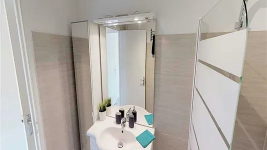 Rooms in Paris 19ème arrondissement - photo 9