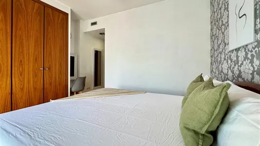 Rooms in Barcelona Eixample - photo 4