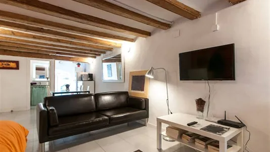 Apartments in Barcelona Ciutat Vella - photo 4