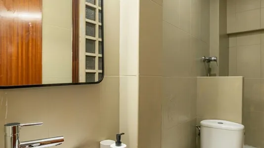 Rooms in Barcelona Ciutat Vella - photo 8