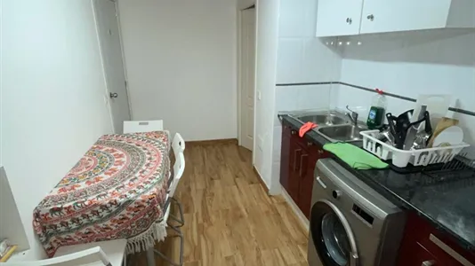 Rooms in Málaga - photo 9