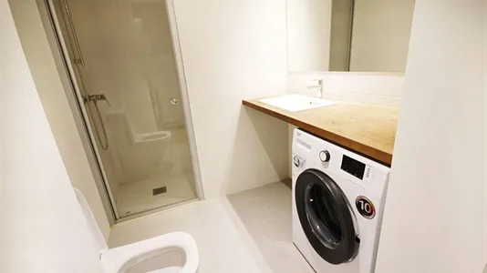 Rooms in Barcelona Sants-Montjuïc - photo 9