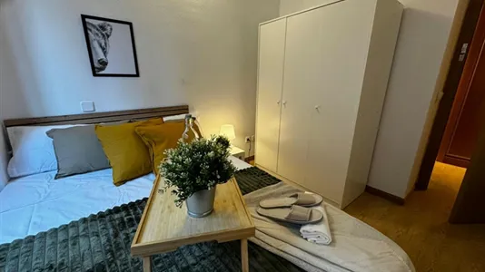 Rooms in El Encinar de los Reyes - photo 5