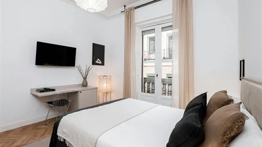 Rooms in Madrid Centro - photo 2
