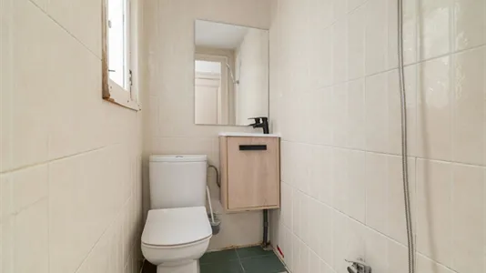 Rooms in Barcelona Ciutat Vella - photo 9