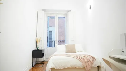 Rooms in Madrid Salamanca - photo 6