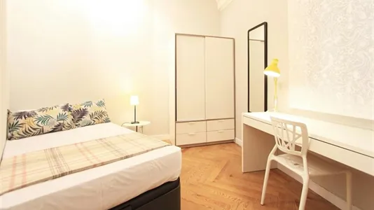 Rooms in Madrid Centro - photo 4