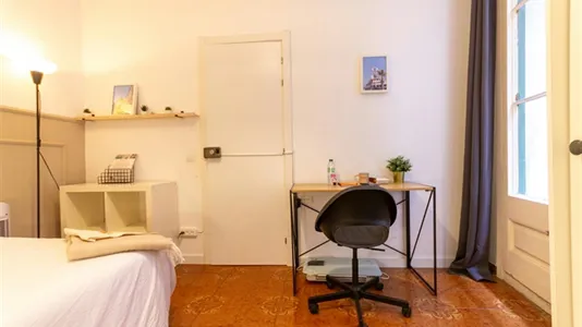 Rooms in Barcelona Ciutat Vella - photo 6