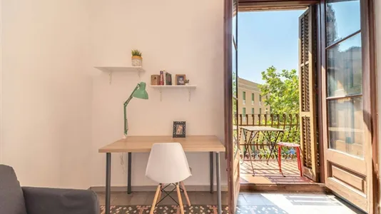 Rooms in Barcelona Eixample - photo 4