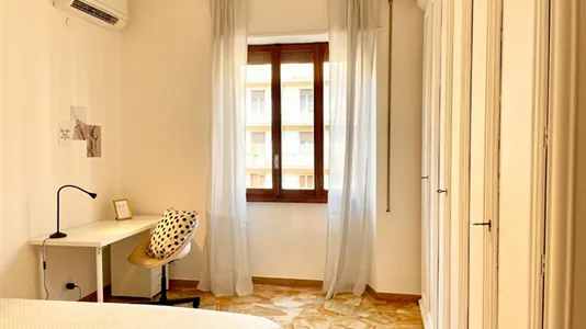 Rooms in Florence - photo 9