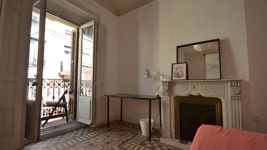 Rooms in Madrid Centro - photo 5