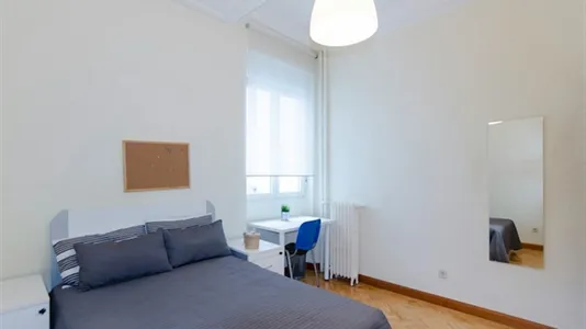 Rooms in Madrid Chamberí - photo 2