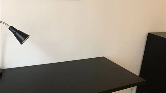 Rooms in Oviedo - photo 5