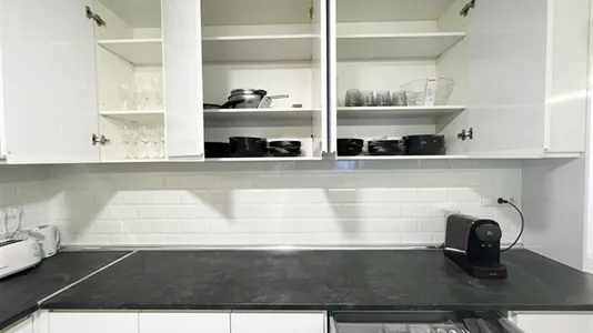 Rooms in Madrid Centro - photo 8