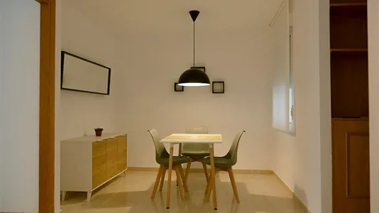 Rooms in Manresa - photo 3
