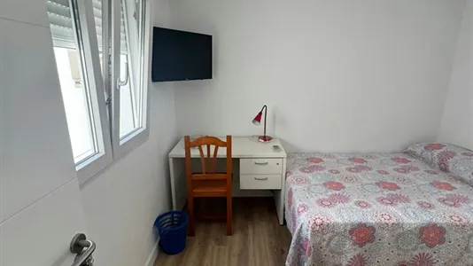 Rooms in Málaga - photo 4