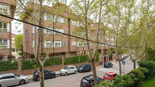 Rooms in Madrid Hortaleza - photo 1