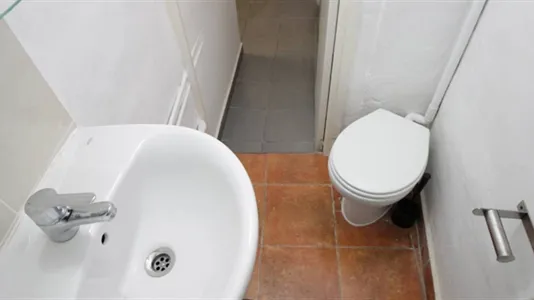 Rooms in Barcelona Ciutat Vella - photo 10