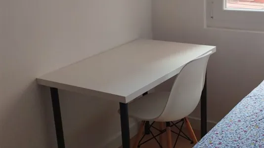 Rooms in Oviedo - photo 4