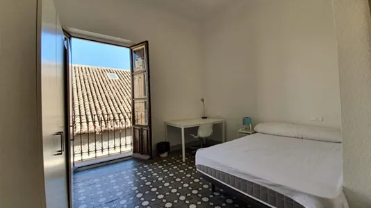 Rooms in Granada - photo 4