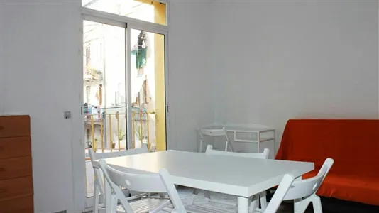 Rooms in Barcelona Ciutat Vella - photo 10