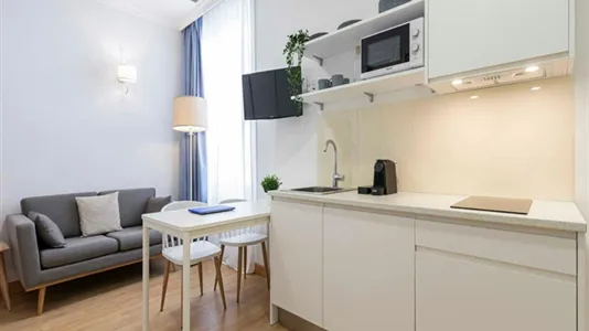 Rooms in Madrid Centro - photo 1