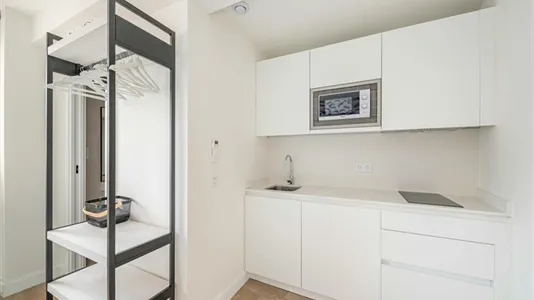 Rooms in Málaga - photo 4