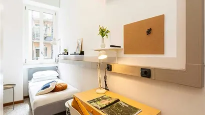 Room for rent in Milano Zona 1 - Centro storico, Milan