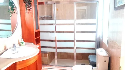 Rooms in Almería - photo 4