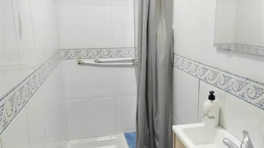 Rooms in Almería - photo 6