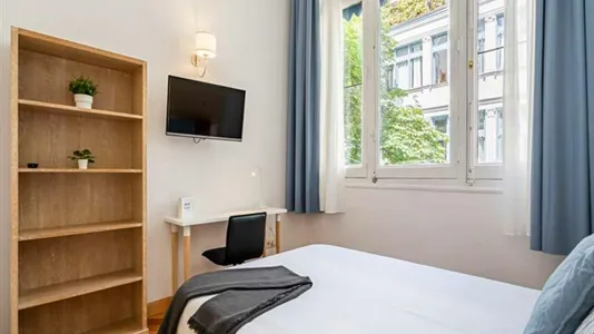 Rooms in Madrid Centro - photo 10