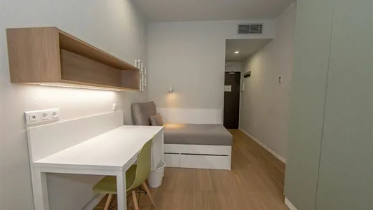 Rooms in Barcelona Sarrià-St. Gervasi - photo 2