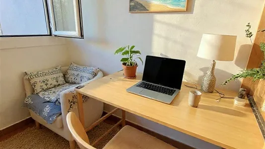 Rooms in Barcelona Sants-Montjuïc - photo 3