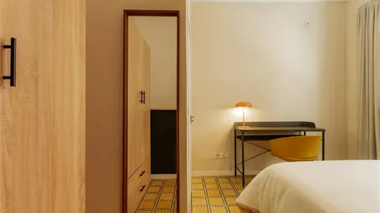 Rooms in Barcelona Ciutat Vella - photo 5