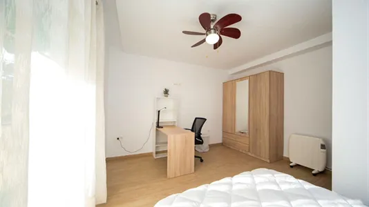 Rooms in Granada - photo 4