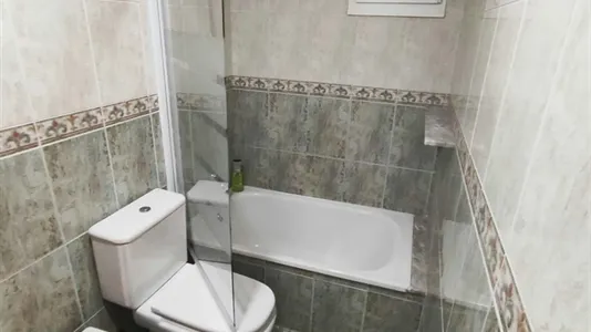 Rooms in Oviedo - photo 5