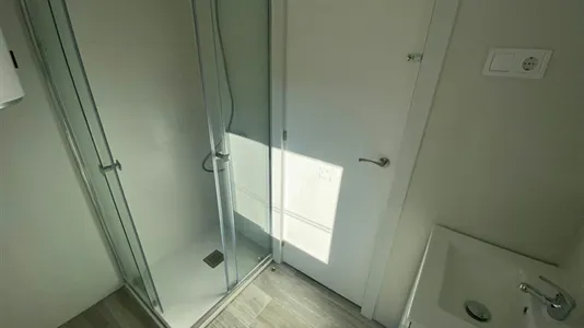 Rooms in Adaro - photo 6