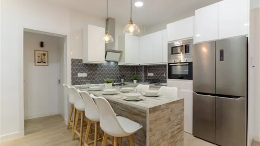 Rooms in Madrid Centro - photo 8