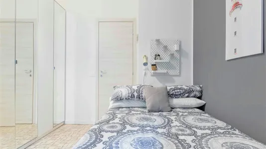 Rooms in Milano Zona 8 - Fiera, Gallaratese, Quarto Oggiaro - photo 5
