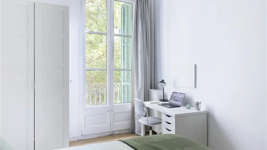 Rooms in Barcelona Eixample - photo 8
