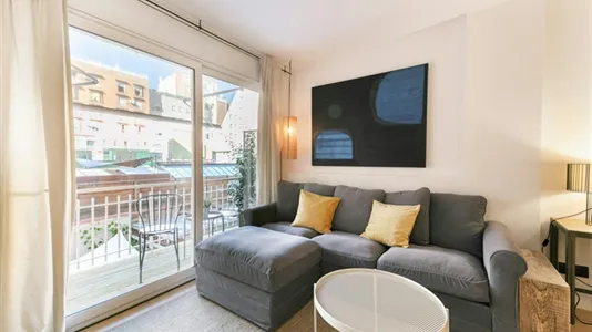 Apartments in Barcelona Eixample - photo 3
