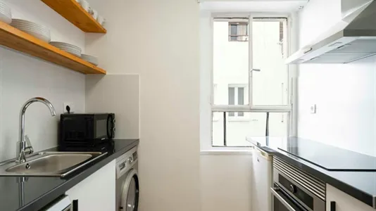 Rooms in Madrid Chamartín - photo 10