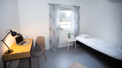 Huddinge - 1rok - 6mån - 4.500kr/mån