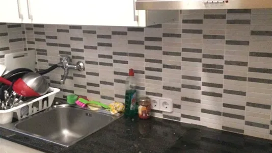 Rooms in Barcelona Ciutat Vella - photo 5